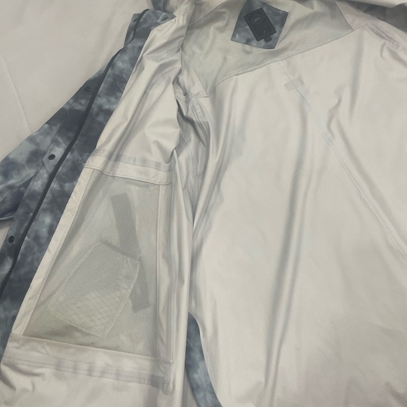 Canada Goose Black Label Kitsilano Raincoat
Large - Picture 8 of 9